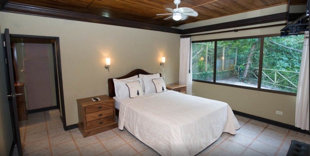 Kayak Hotel Damas