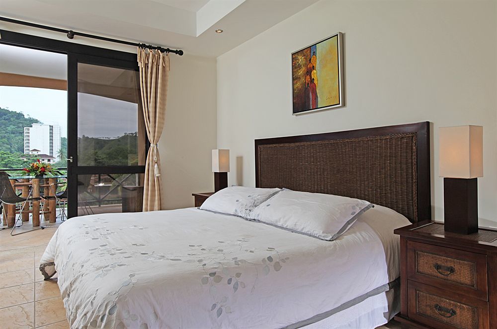 In Front Luxury Apartment Jaco