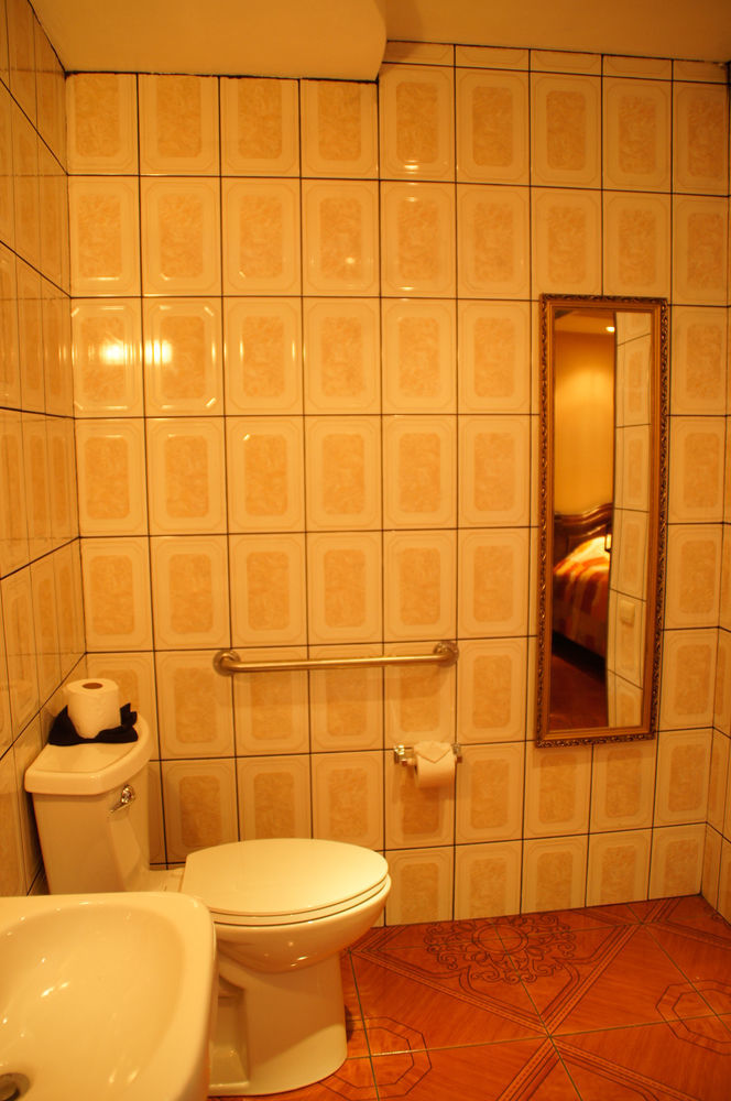 Hotel Brumas Cartago