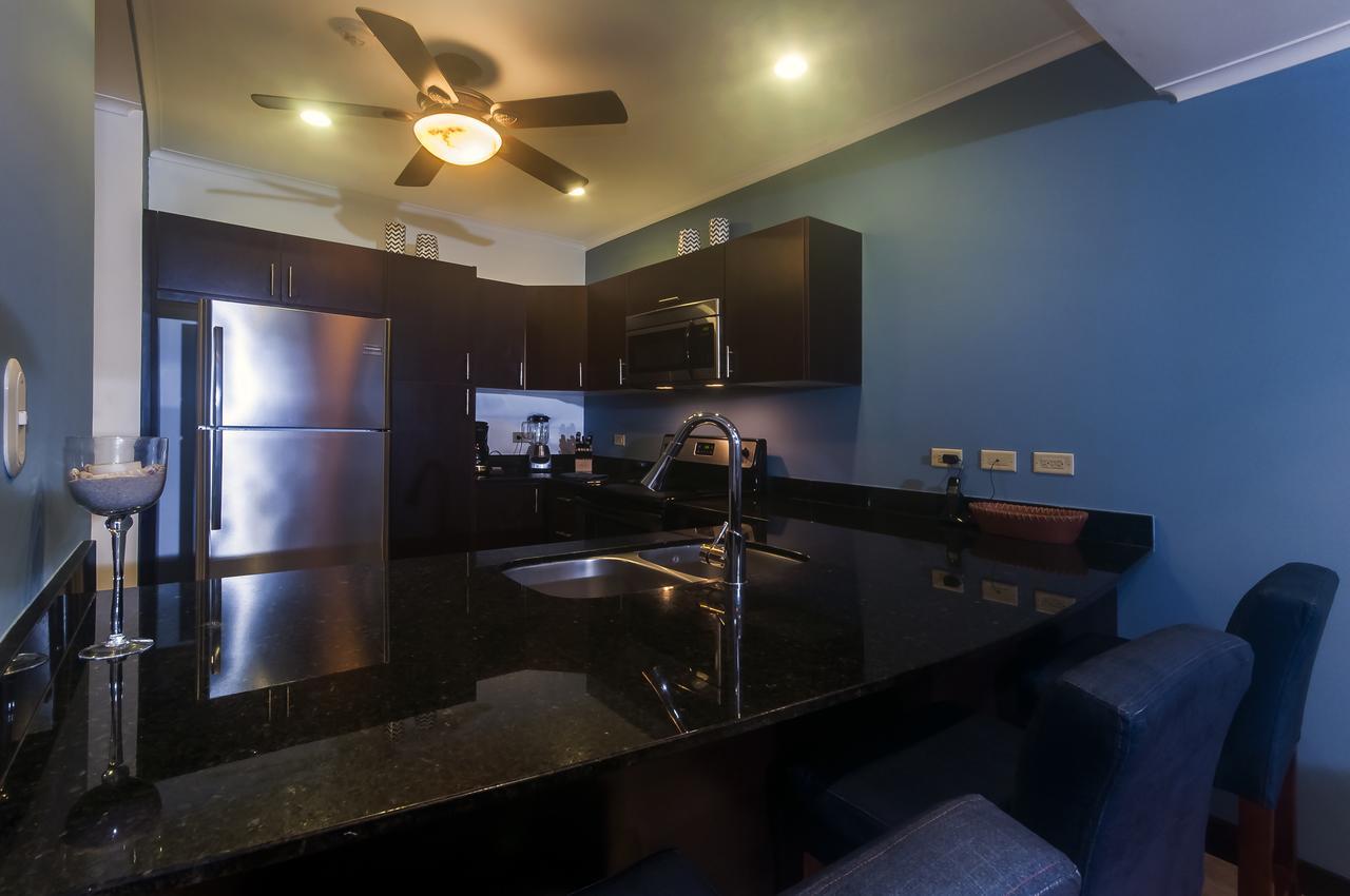The Palms 402 By Dream Makers