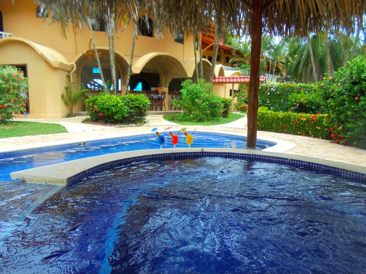 Delfin Playa Bejuco