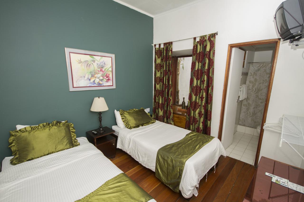 Hotel 1492 3*