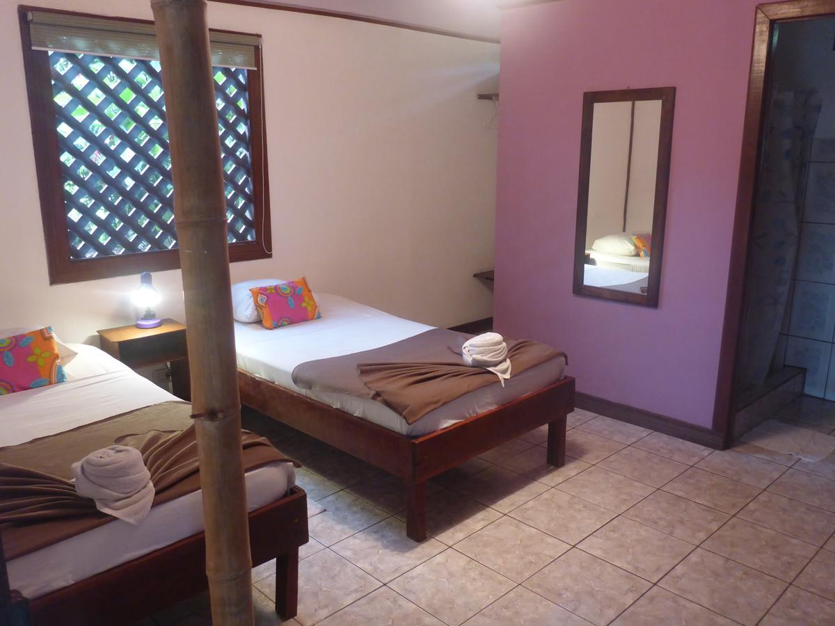 Hostel Aracari Garden *