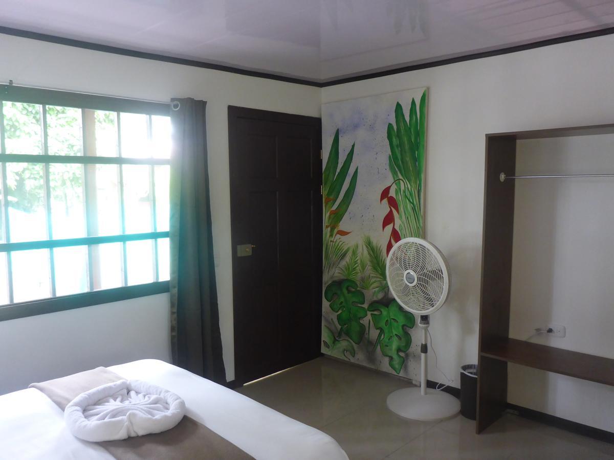Hostel Aracari Garden *