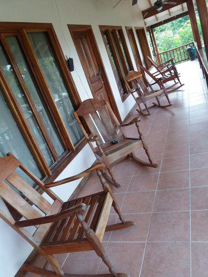 La Perla Hotel *