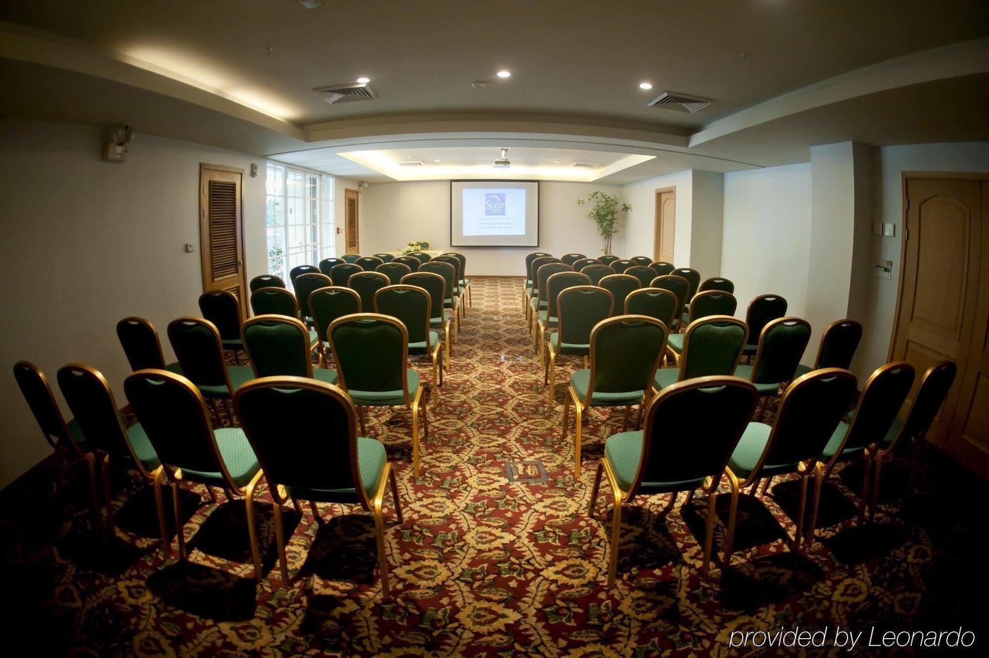 Sleep Paseo Damas Inn 3*