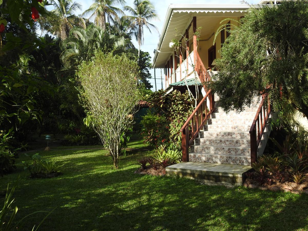 Playa Negra Lodge