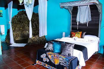 Toad Hall 4*