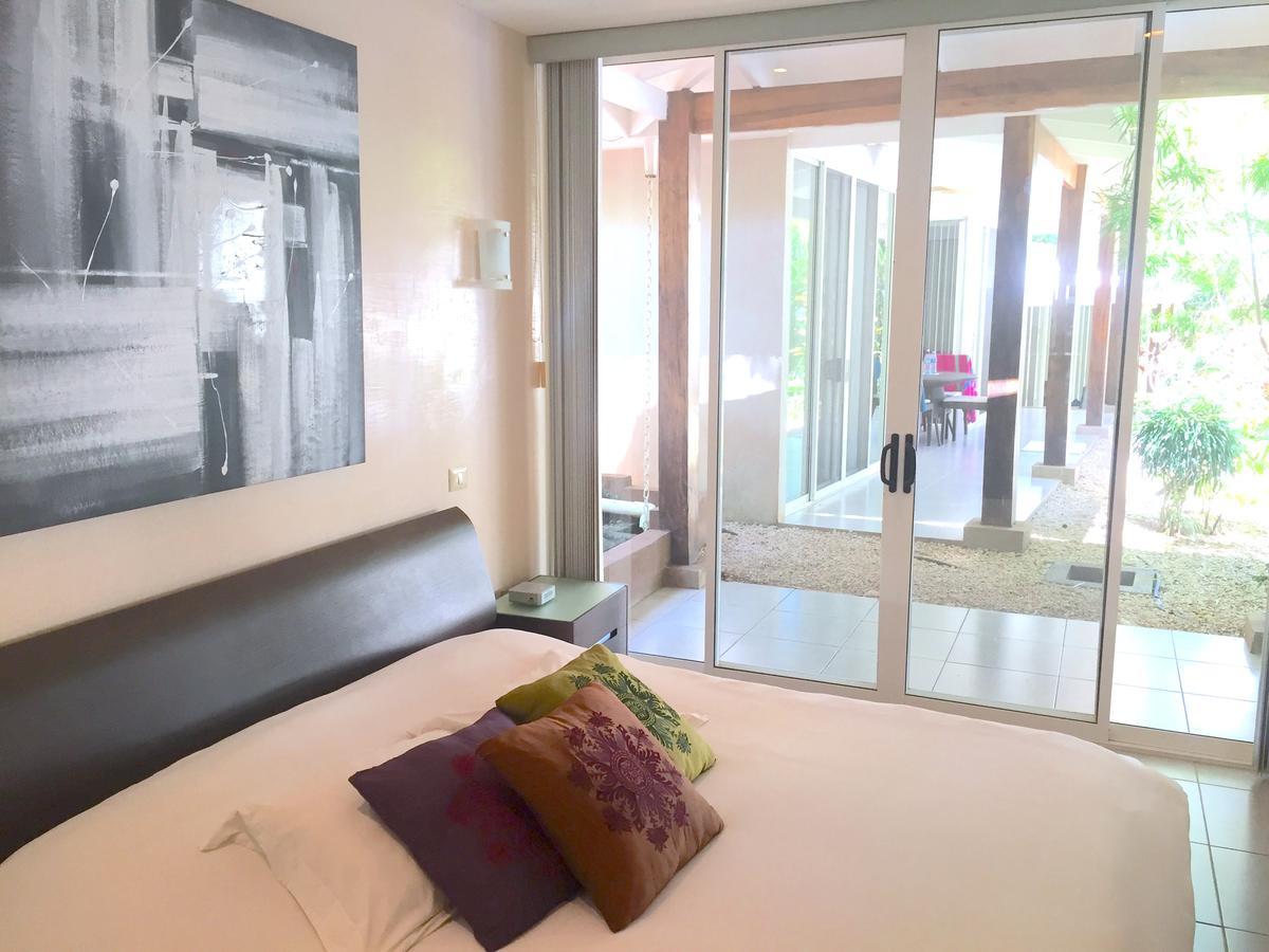 Hotel The Breeze & *