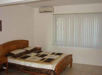 Green Forest Of Beach Studios 2*