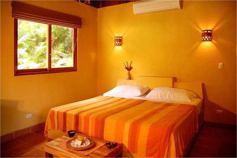 Esencia And Hotel Playa Santa Teresa (Puntarenas)