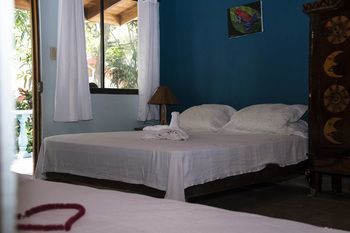 Pelican Beachfront 3*