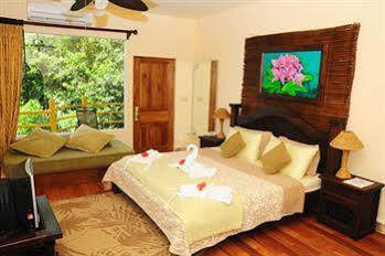 Issimo (adults Only) Manuel Antonio