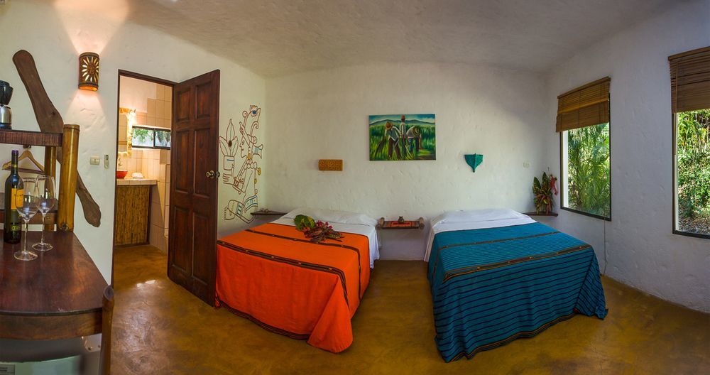 Mundo Milo Eco * Paraiso (Guanacaste)