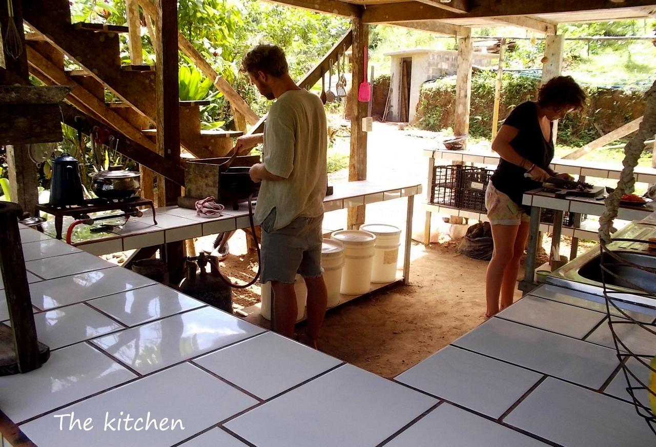Hostel Bolita Trails And *