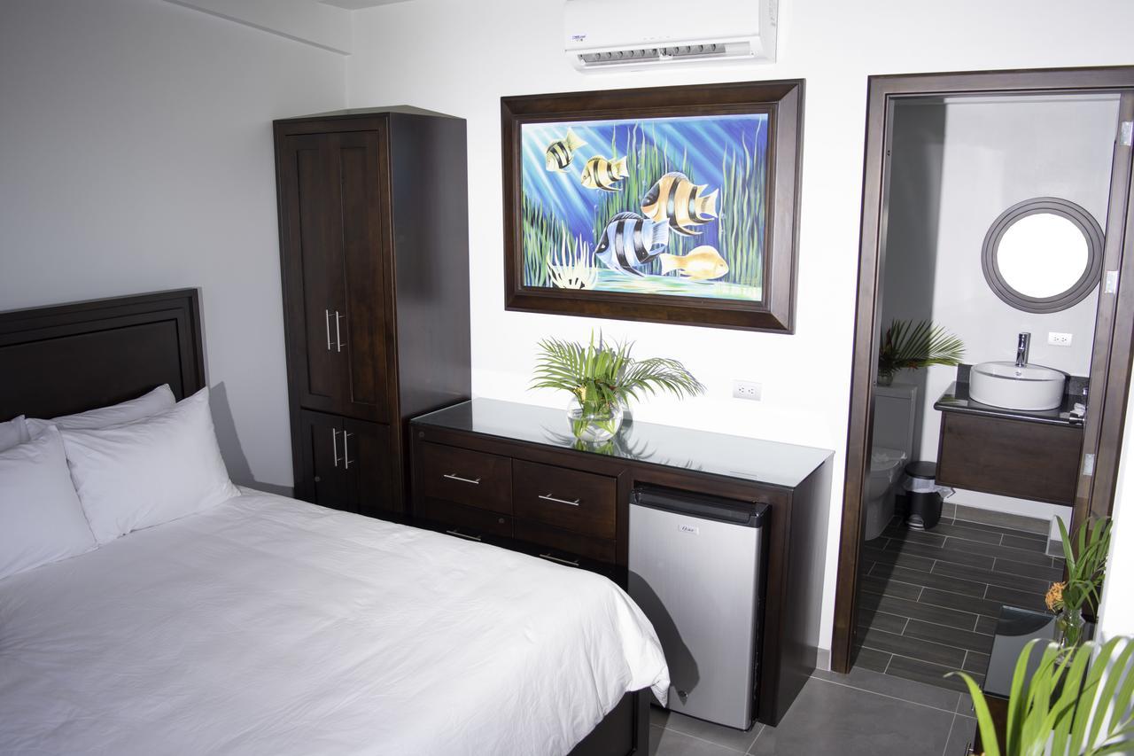 Carver Suites At 506 Tennis Center Hotel *