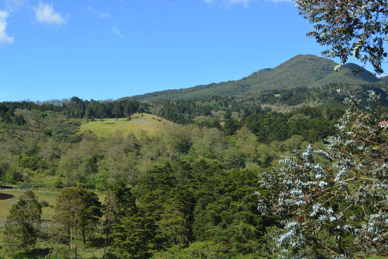 Finca Paraiso Mountain Retreat Near San Jose Airport 5*