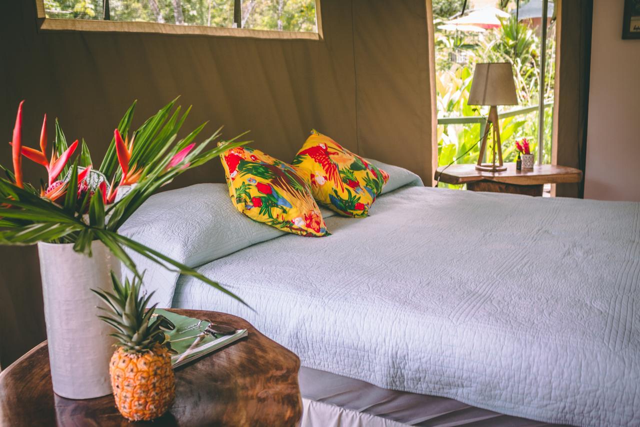 Manoas Luxury Camping And Rentals Bed & Breakfast 3*