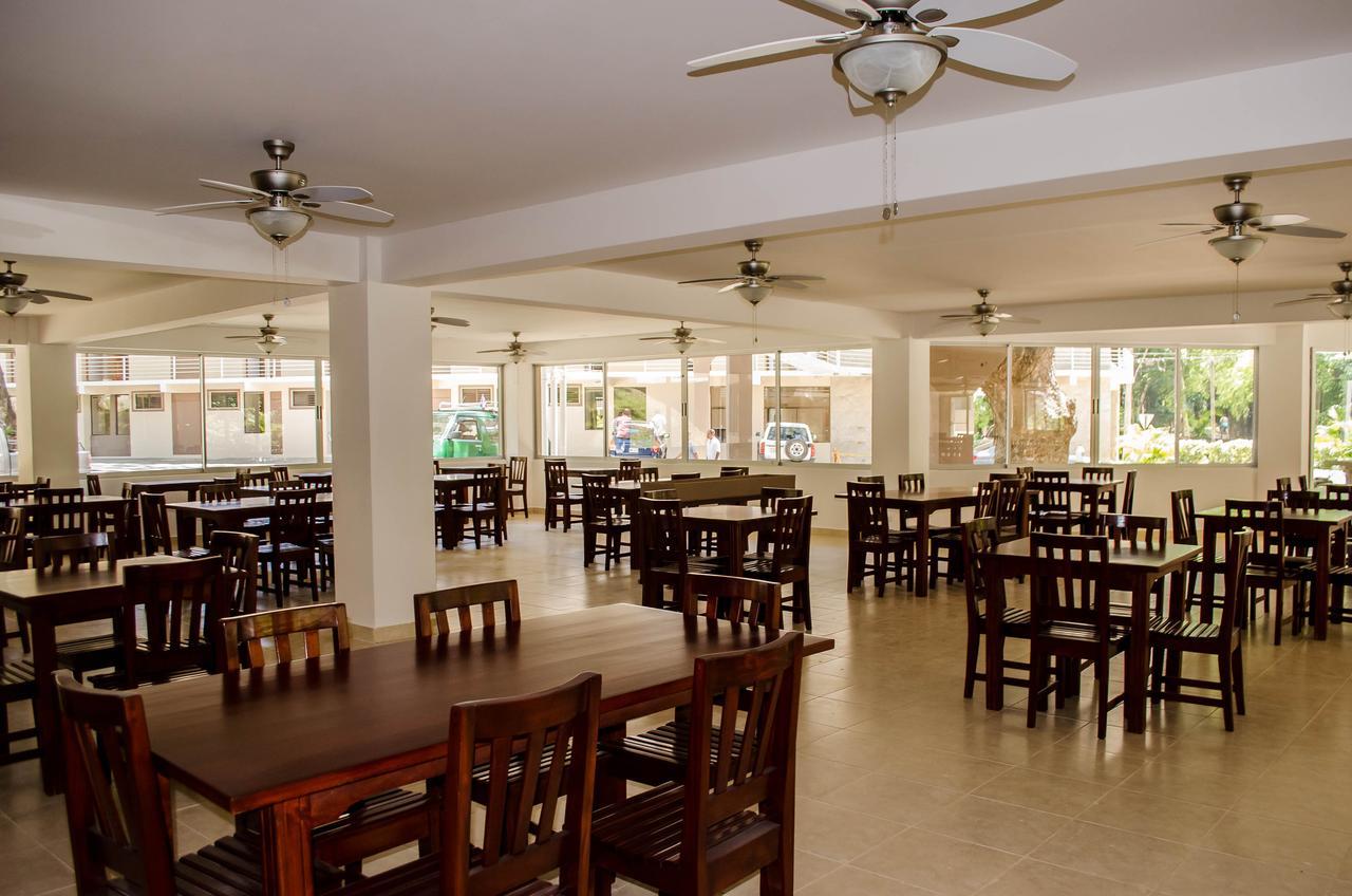Hotel Arenas En Punta Leona