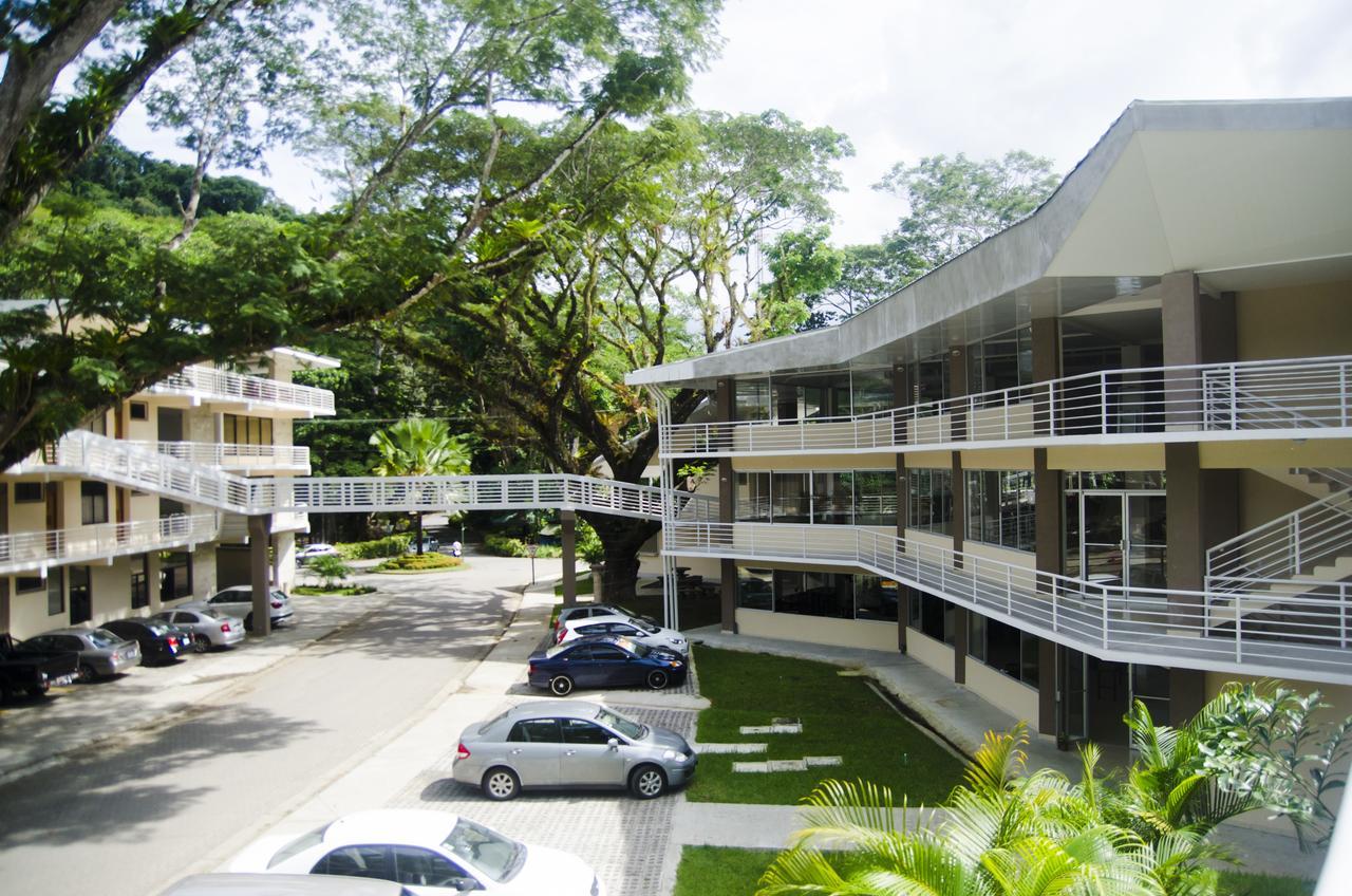 Hotel Arenas En Punta Leona 4*