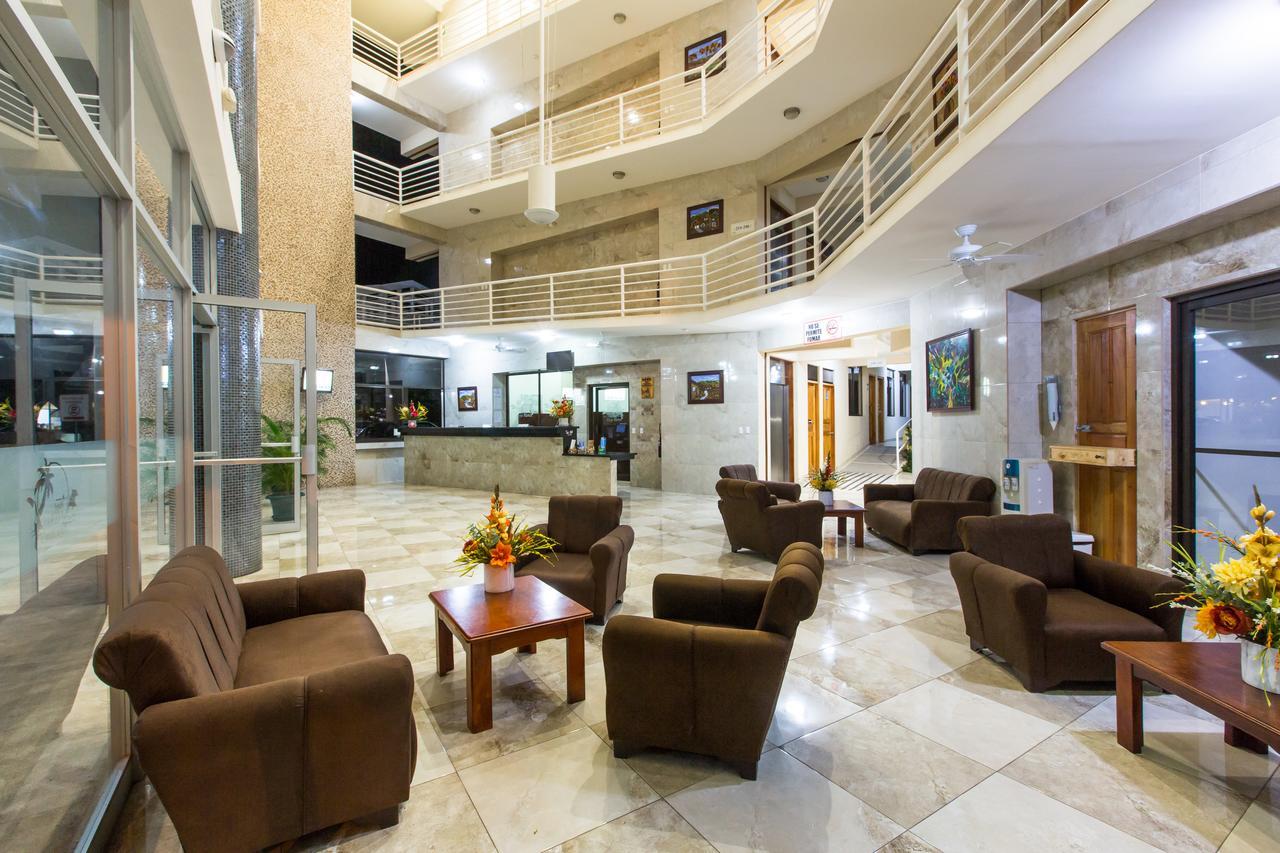 Hotel Arenas En Punta Leona Playa Agujas
