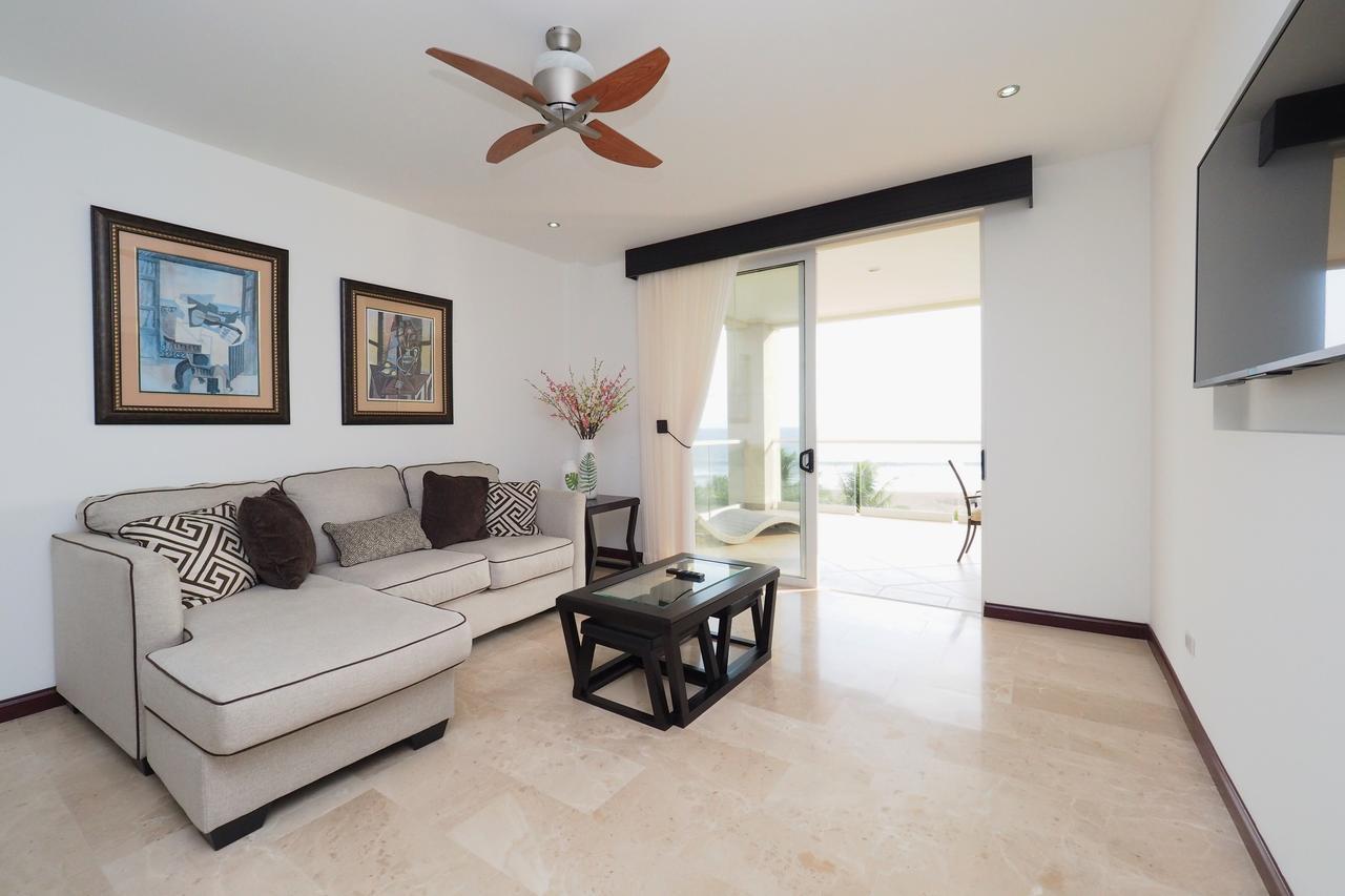 Apartment Breakwater Beachfront 603