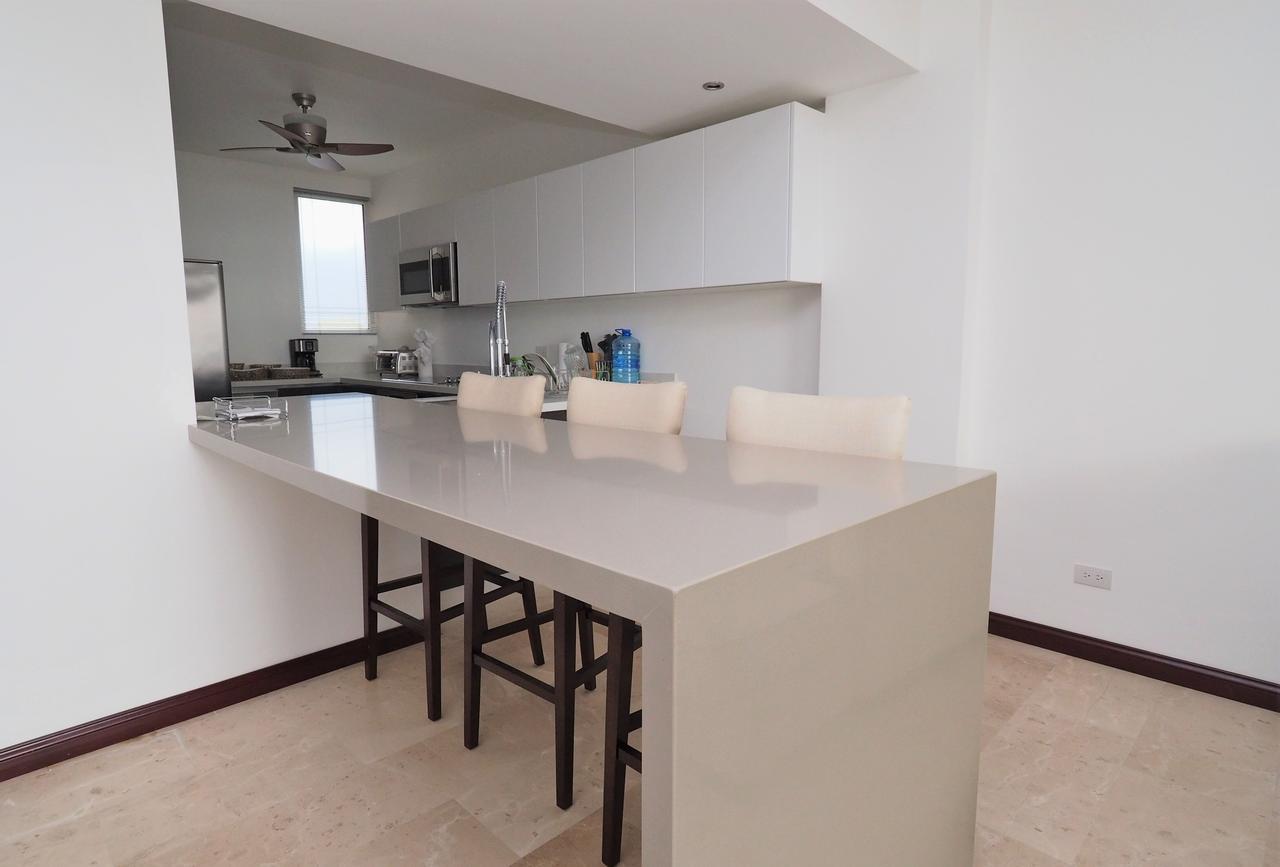 Apartment Breakwater Beachfront 603