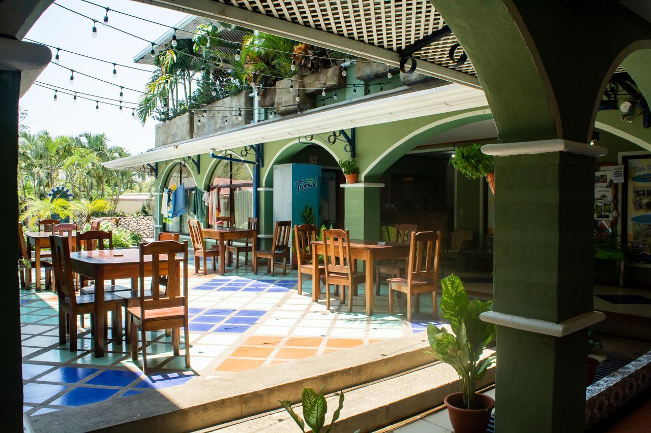 Tamarindo Hostel Resort