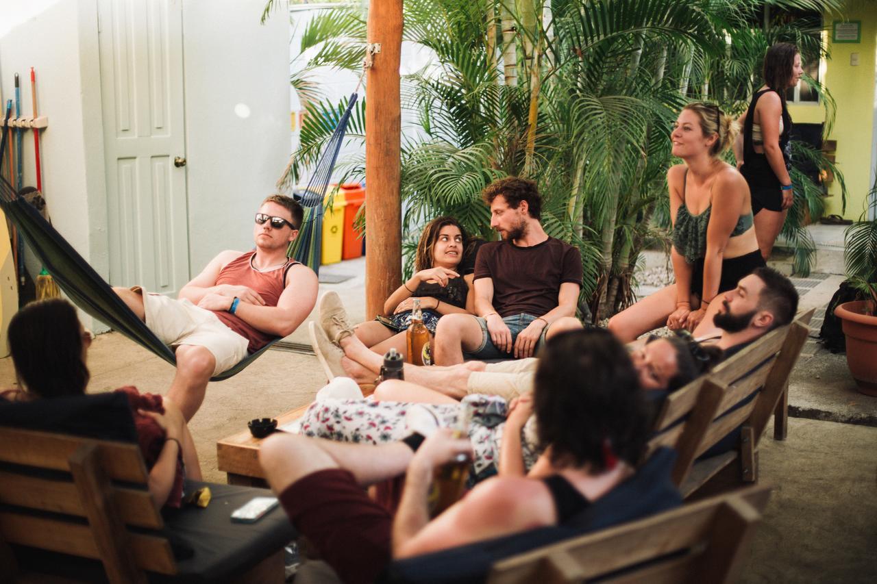 Blue Trailz & Surf Camp Hostel Tamarindo