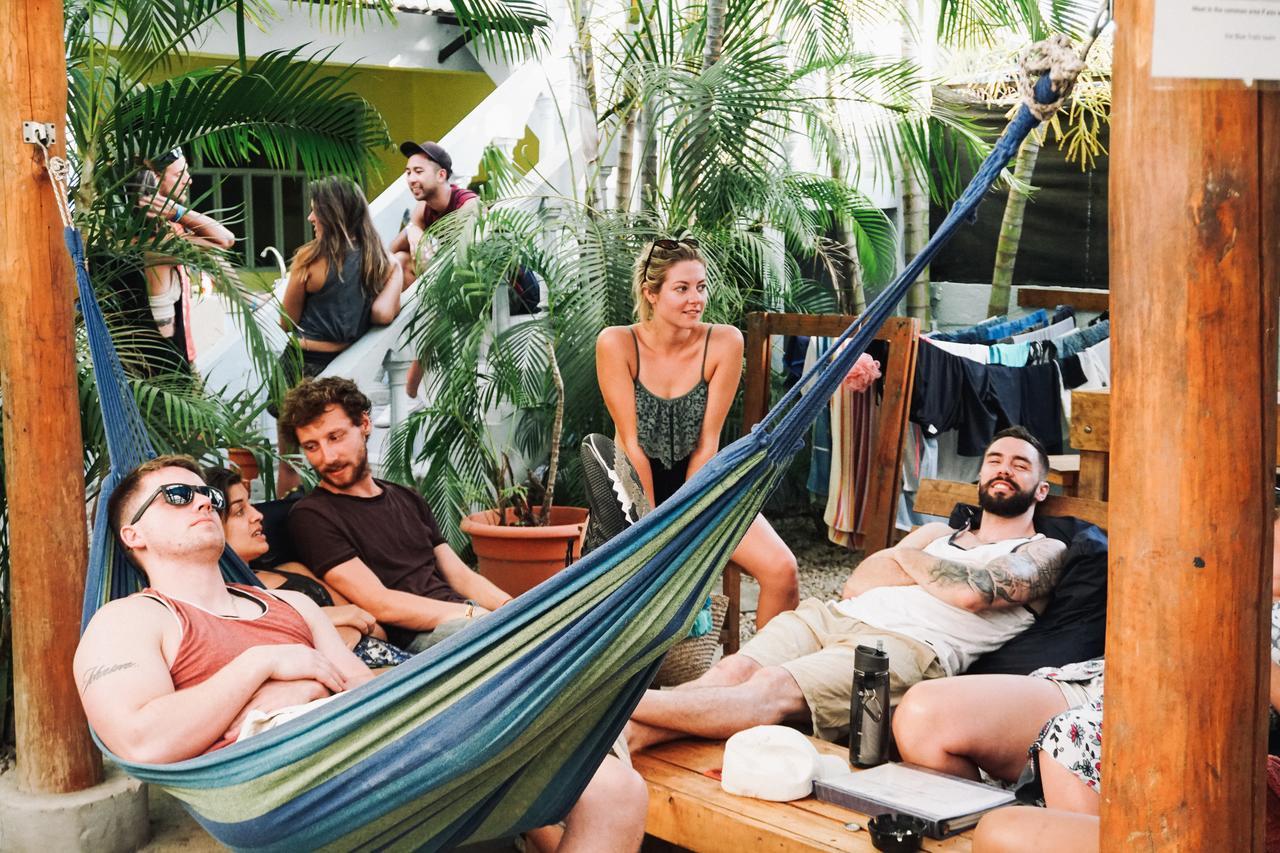 Hostel Blue Trailz & Surf Camp