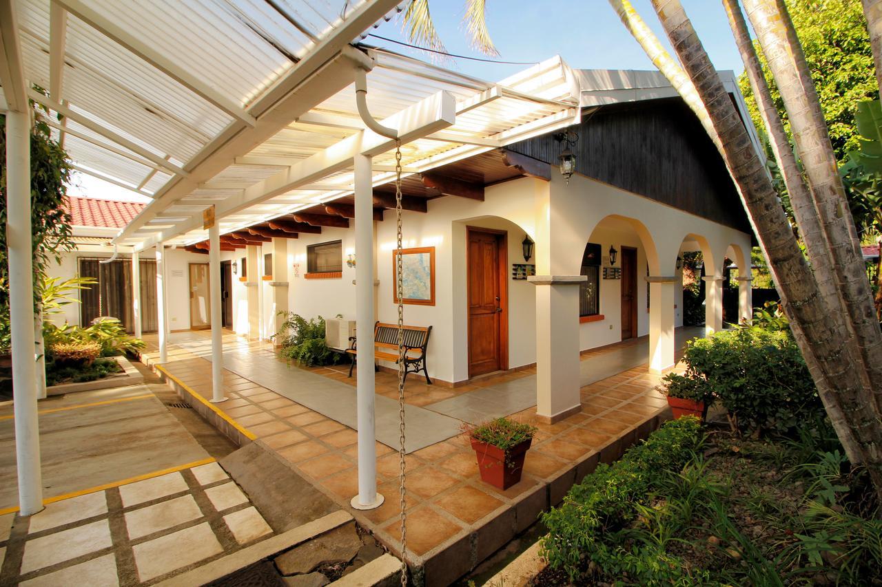 La Riviera Hotel