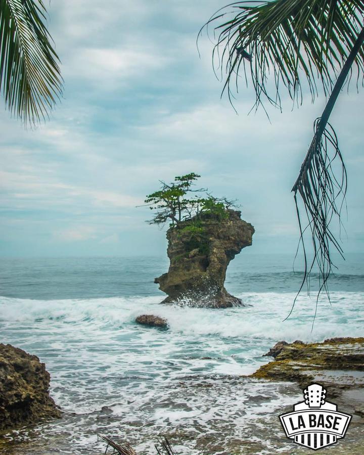 La Isla 2*
