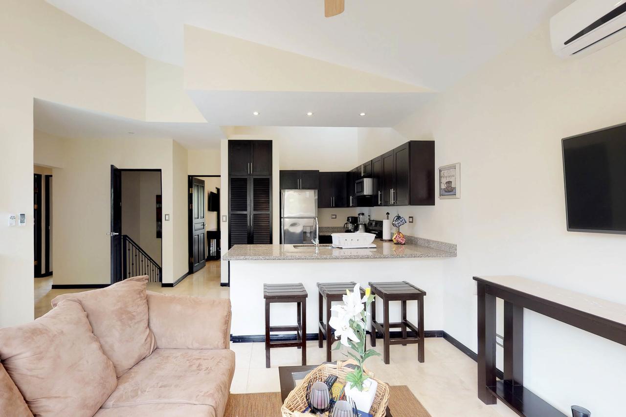 The Cove 9/10 Apartment