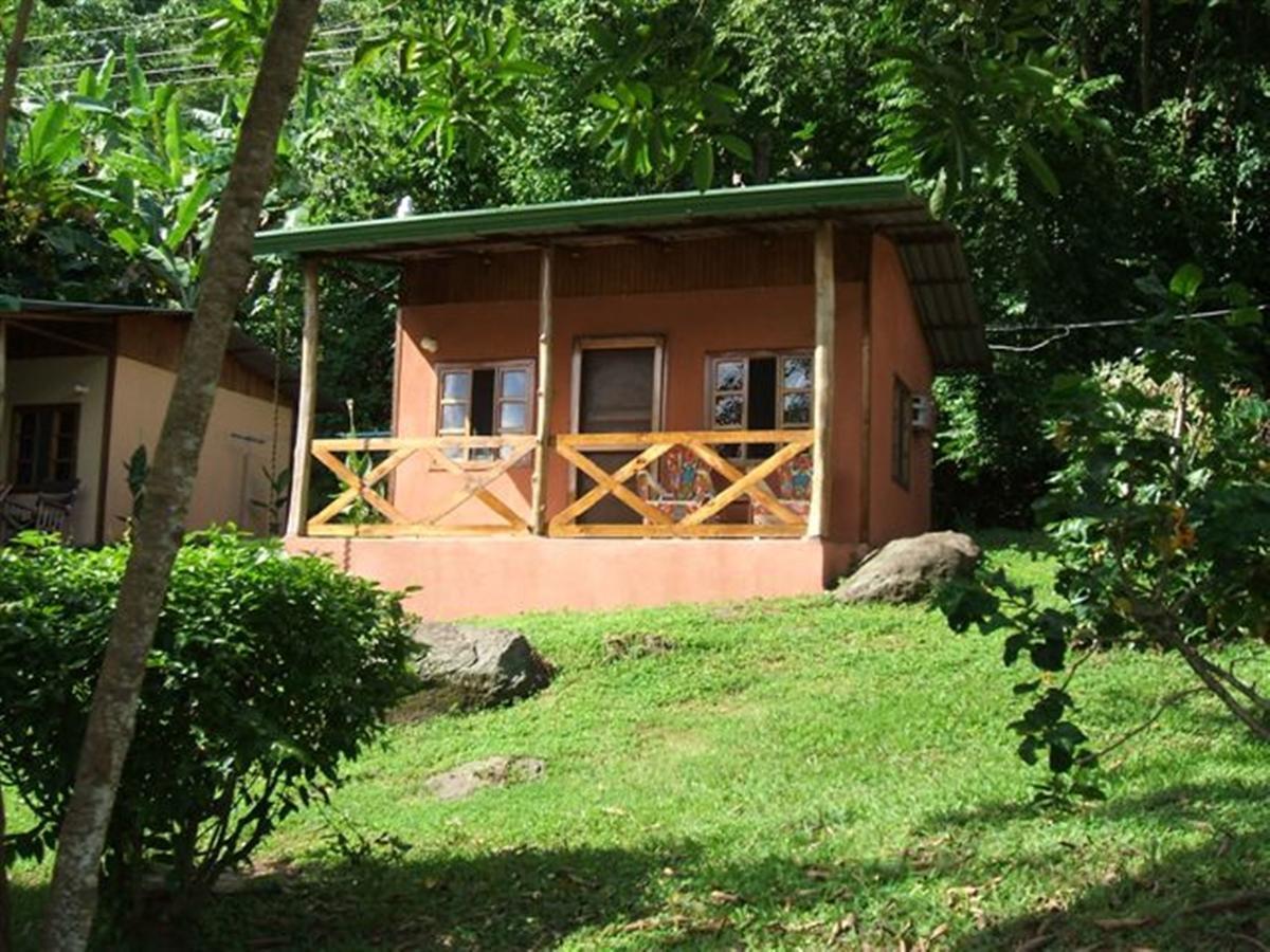 Coconut Grove Oceanfront Cottages Hotel *