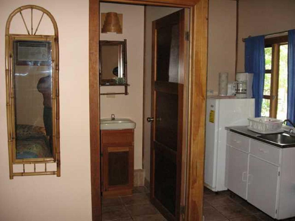 Coconut Grove Oceanfront Cottages Hotel