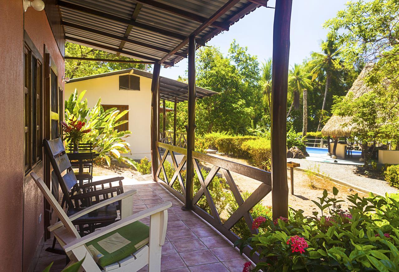 Coconut Grove Oceanfront Cottages *