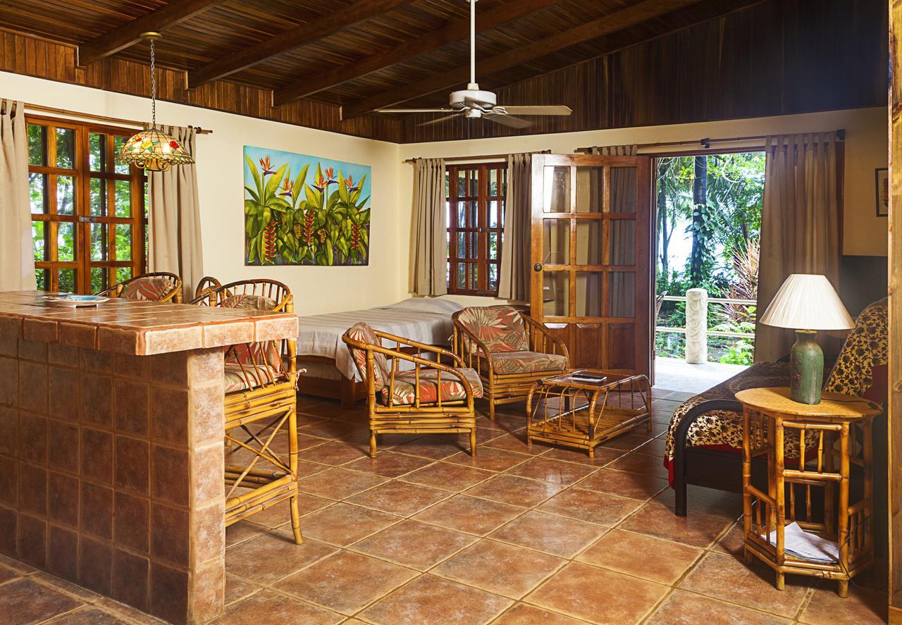 Coconut Grove Oceanfront Cottages
