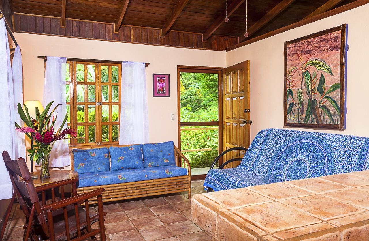 Coconut Grove Oceanfront Cottages * Dominical
