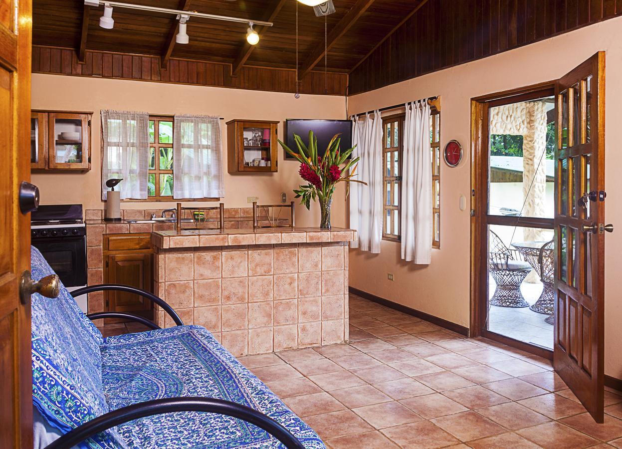 Coconut Grove Oceanfront Cottages *