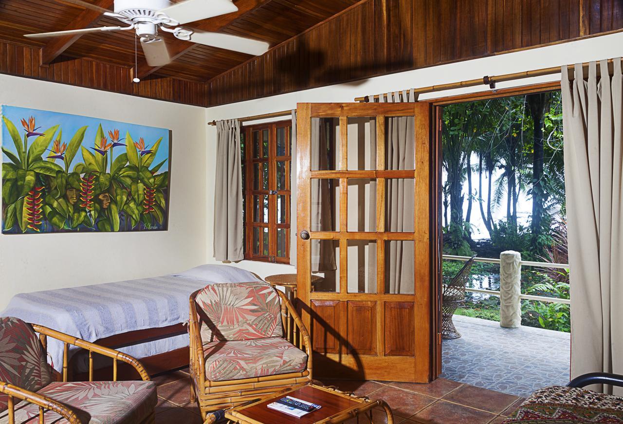 Coconut Grove Oceanfront Cottages Hotel