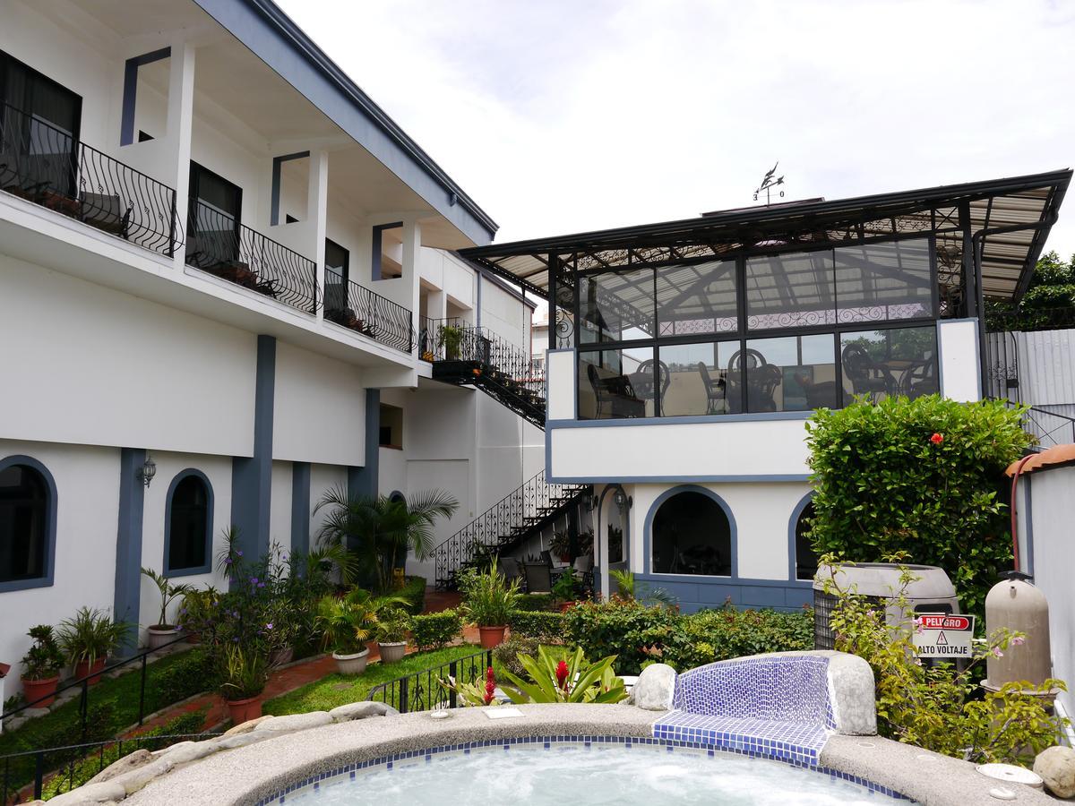 Santo Tomas / Historical Property