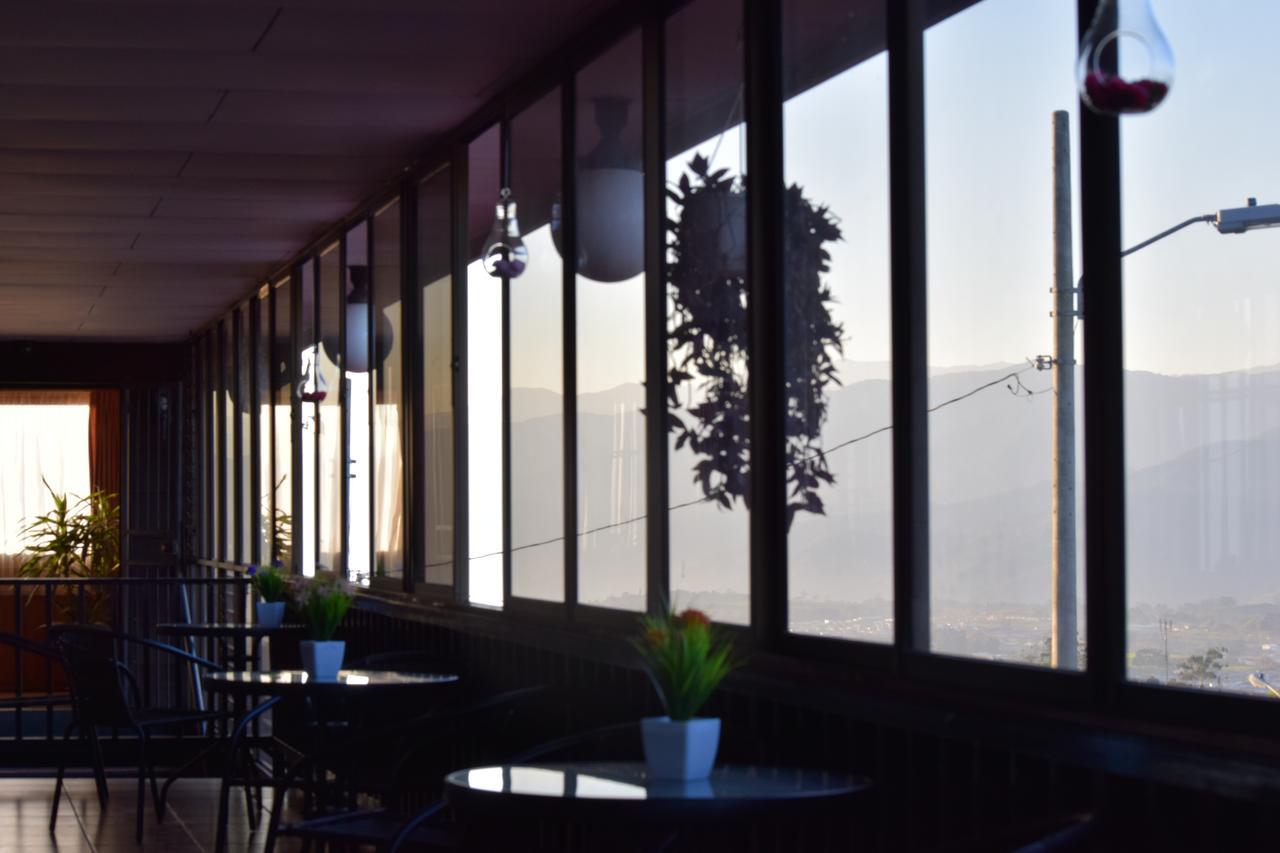 Hotel Brumas Cartago