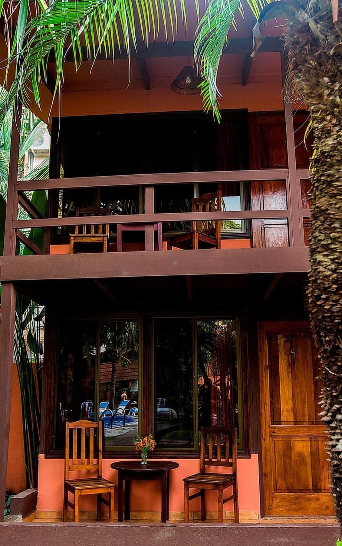 Ranchos Hotel