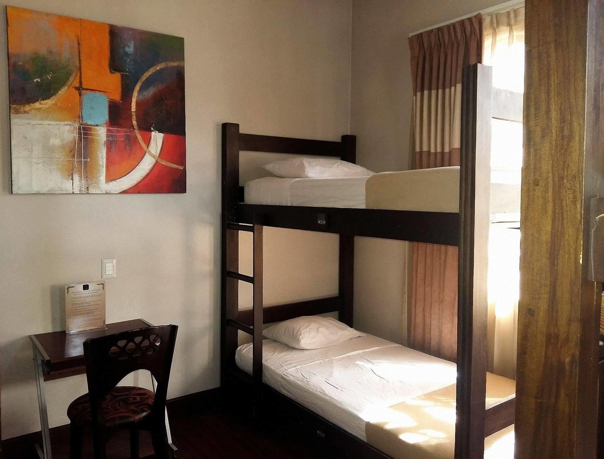 Casa Colon Hostel *
