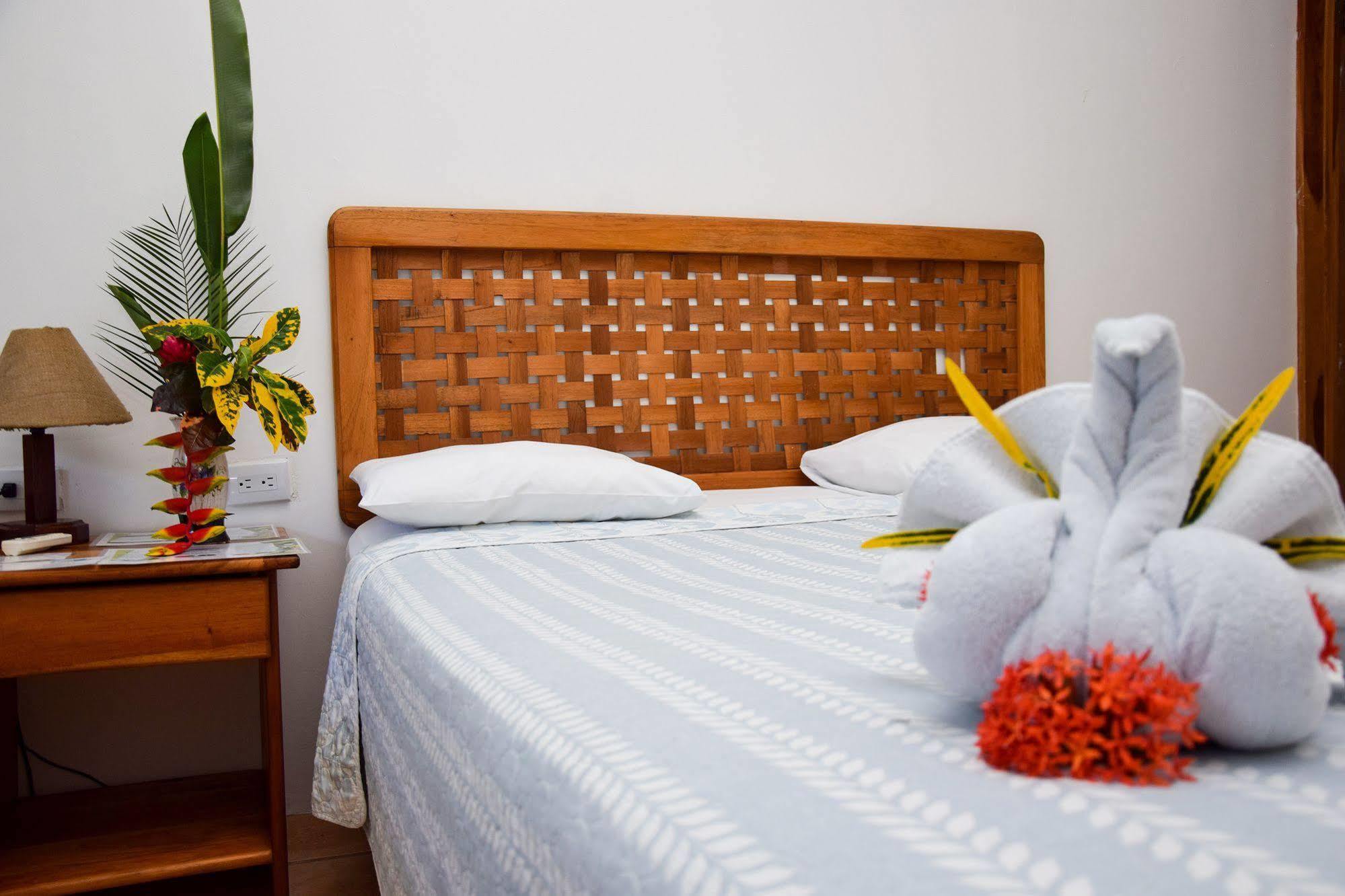 Agua Dulce On The 3* Puerto Jimenez