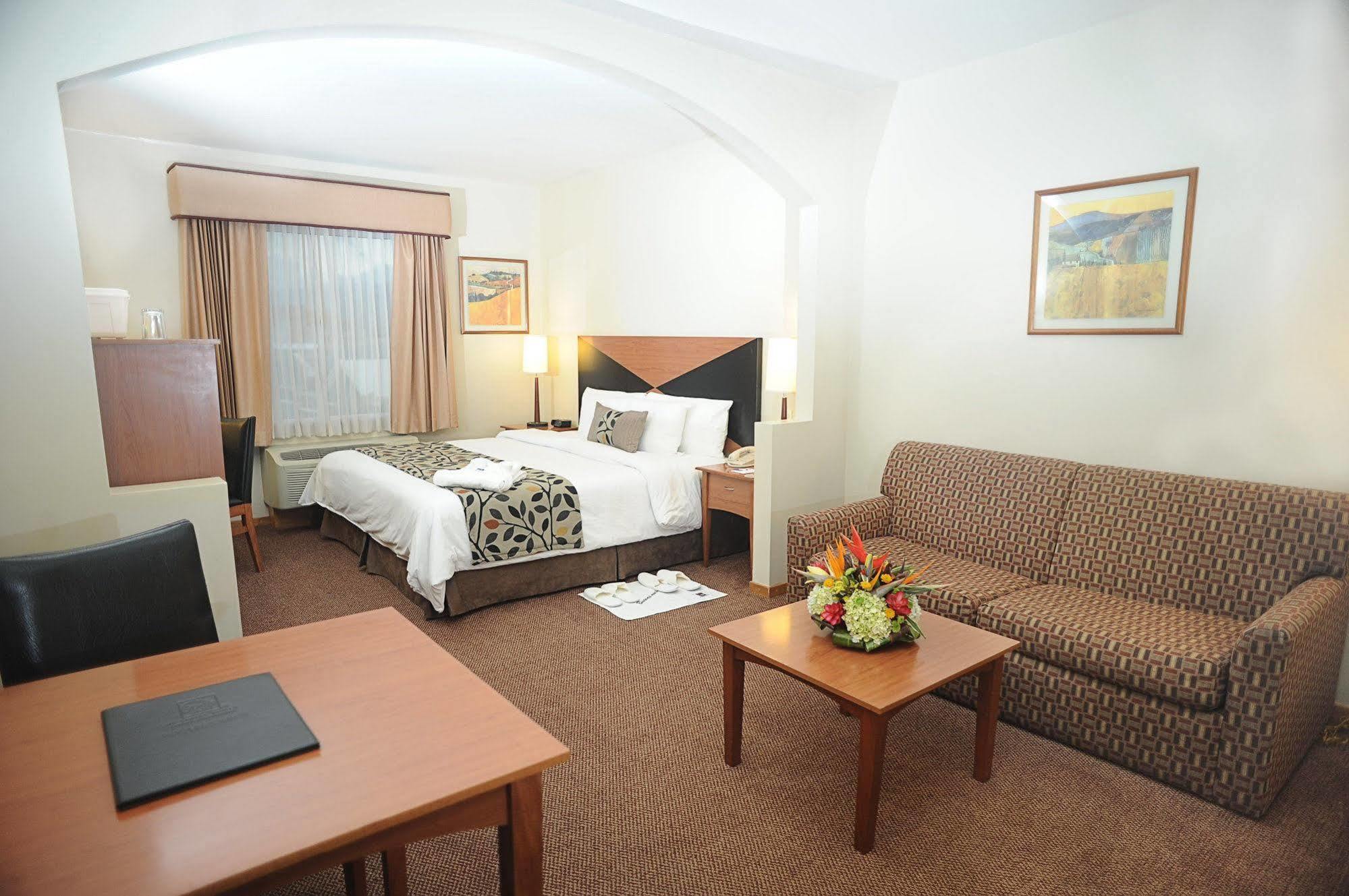 Inn Sleep Paseo Las Damas