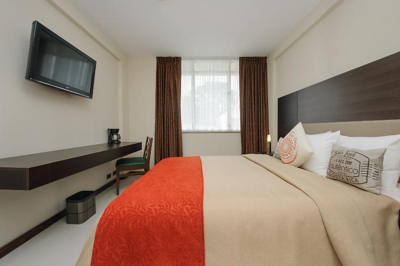 Autentico Hotel 4*
