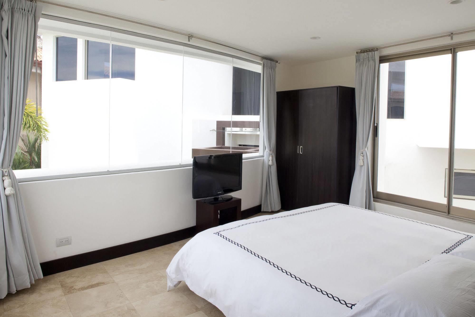 In Front Luxury Apartment