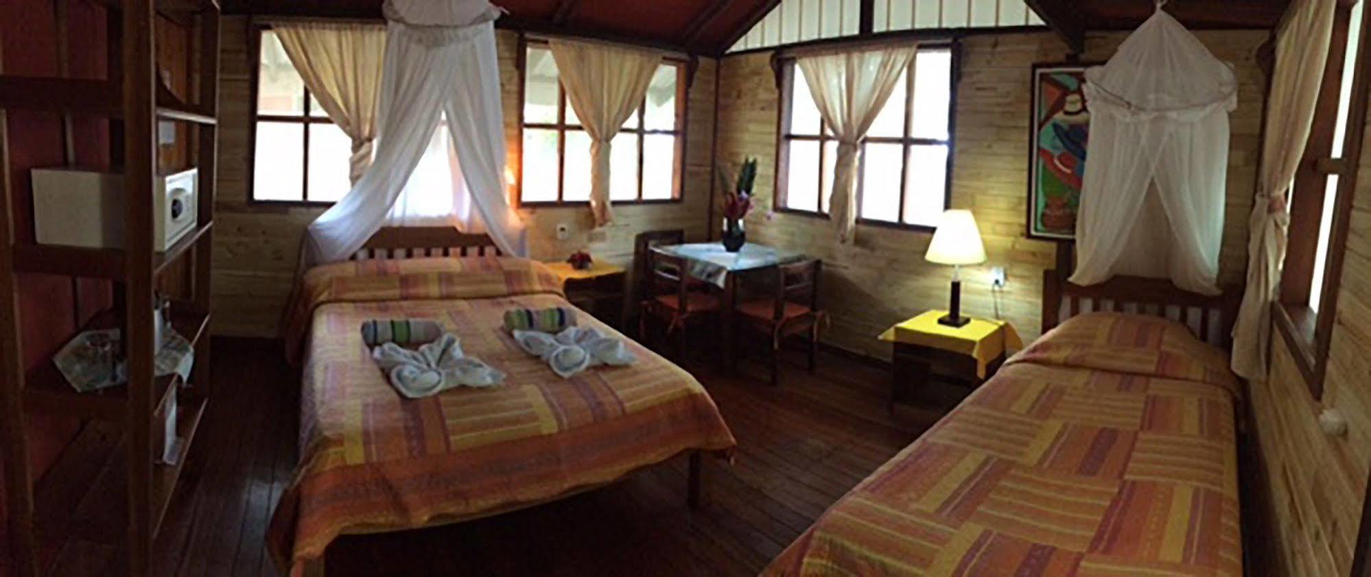 Hotel Pirate Cove Drake Bay