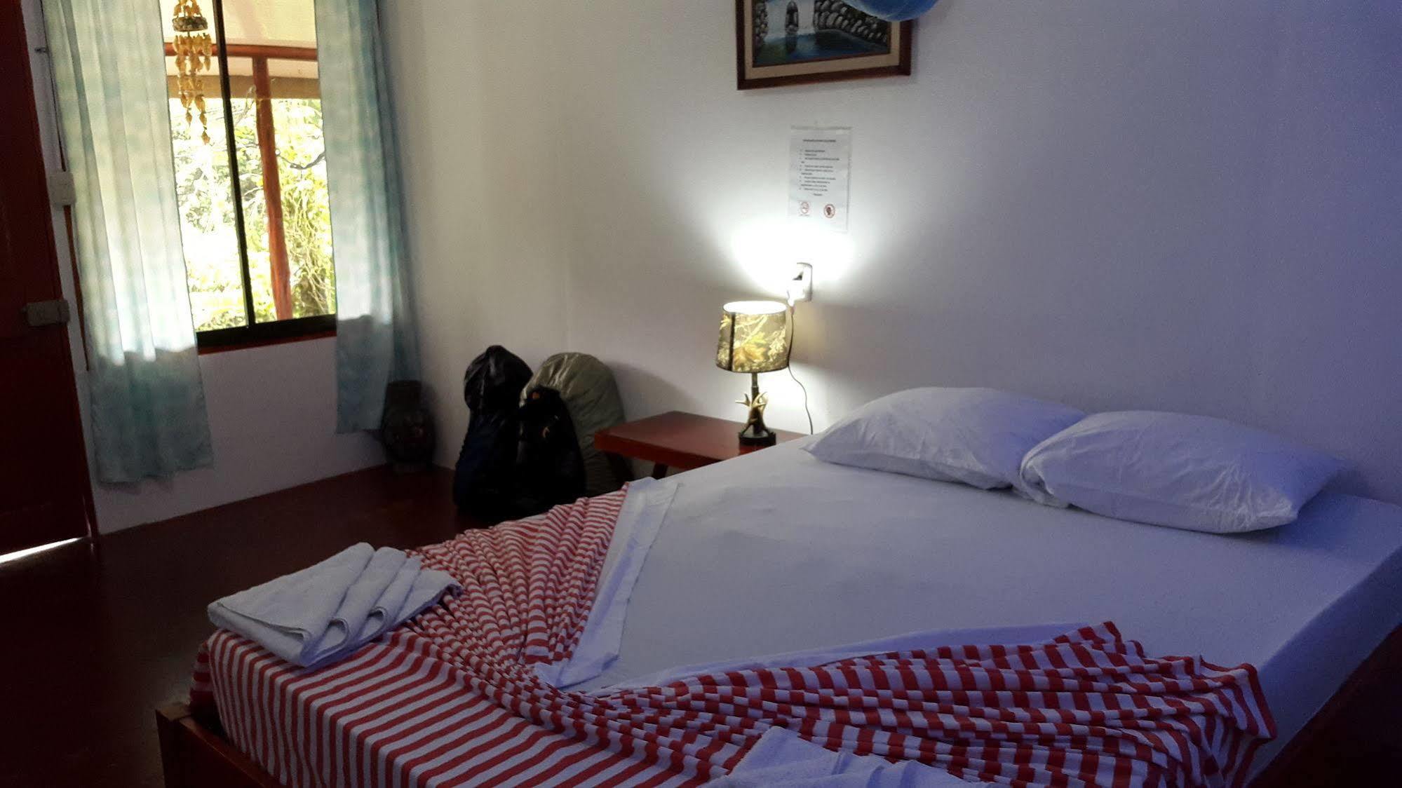 Hotel Cabinas Casa Miriam Drake Bay